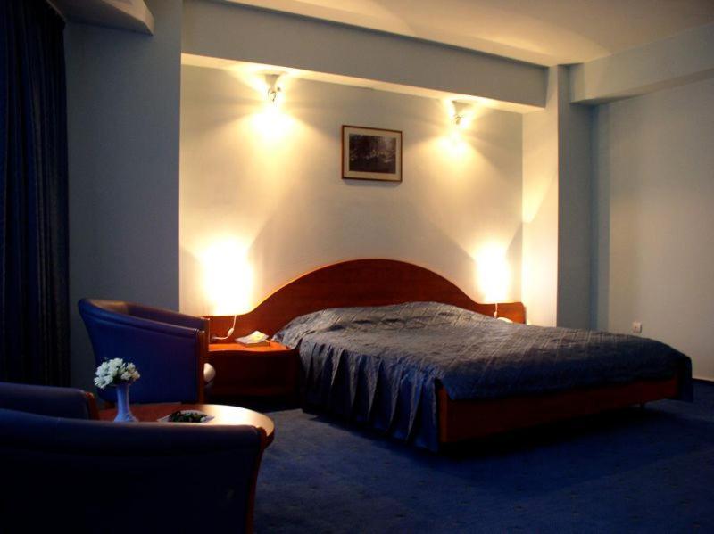 Rex Hotel ทูลเซีย ภายนอก รูปภาพ